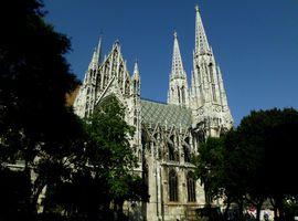 geführte Tour in Wien Ringstraße Votivkirche Gärten geführte Tour in Wien Ringstraße Votivkirche Gärten